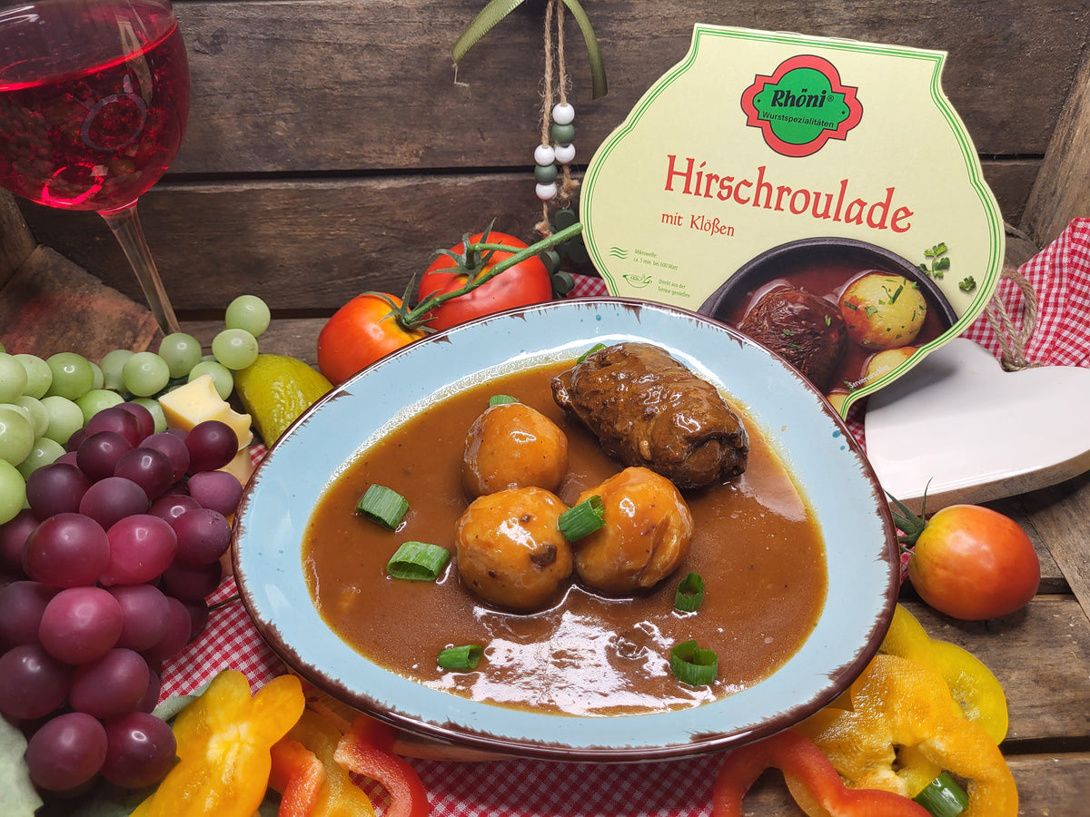 Hirschroulade mit Klößen in pikanter Sauce 400g (Schale) – Rhöni-Shop