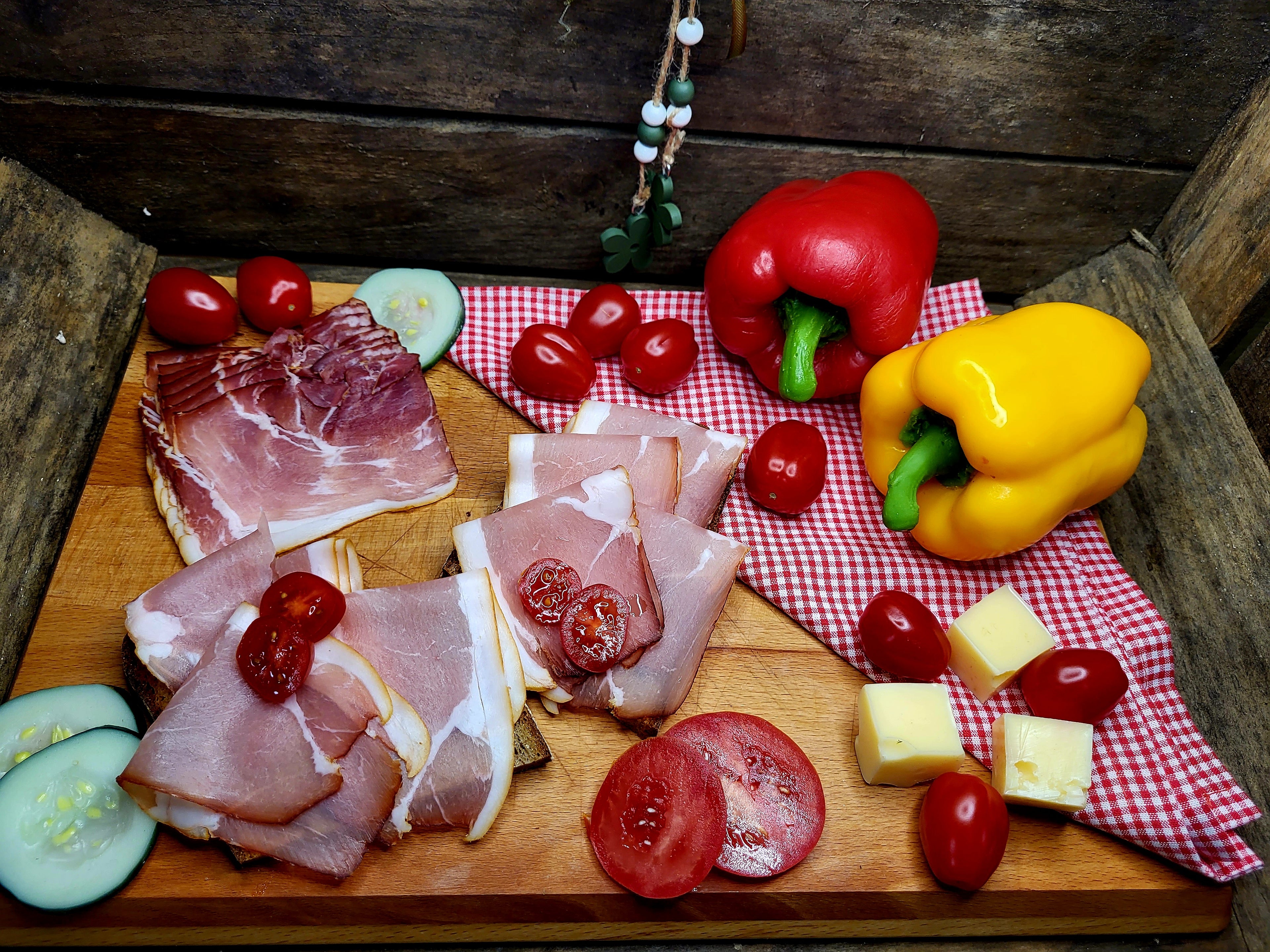 Schwarzgeräuchertes roh in Scheiben 100g (MHD: 30.07.2026)
