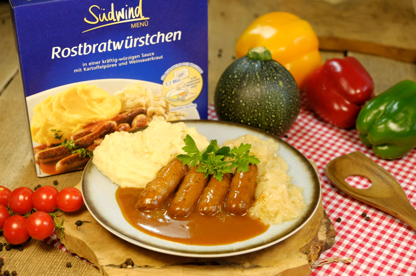 Südwind Rostbratwürstchen  in kräftig-würziger Sauce mit Kartoffelpüree und Weinsauerkraut 480g